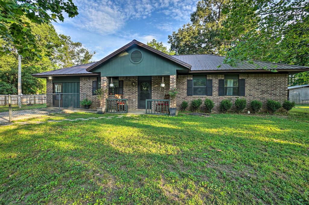 'Deer Camp Run'   Dog-Friendly House W/ Yard! - thumb 2