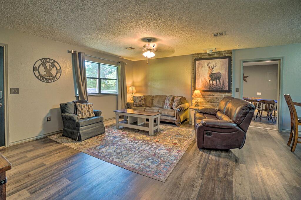 'Deer Camp Run'   Dog-Friendly House W/ Yard! - thumb 3