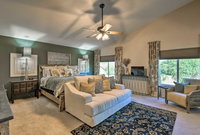 'The Cactus Ranch House' with Pool and Outdoor Kitchen Accommodation Massachusetts