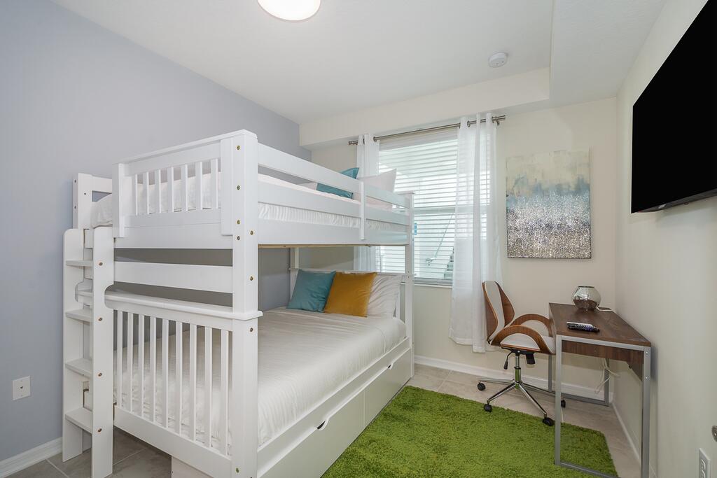 (YV302) Storey Lake Condo 2/2, Free Waterpark - thumb 3