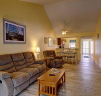 2nd FL 2 BR End Unit condo with Vaulted Ceilings in Plantation Golf Club - Accommodation Massachusetts