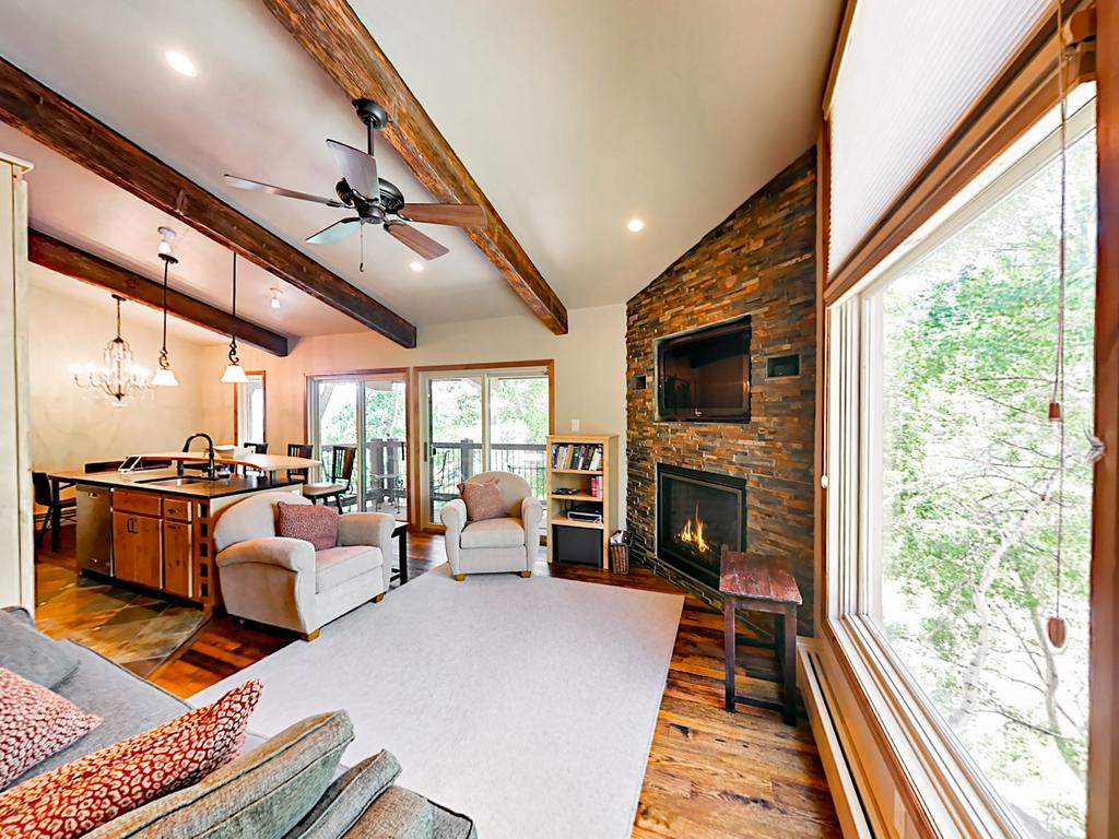 35 Upper Woodbridge Rd Condo Unit 19EF - thumb 0