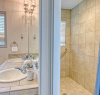 9 bedroom/ 6 bath sleeps 30 with a private fishing pier with huge trout - Accommodation Massachusetts
