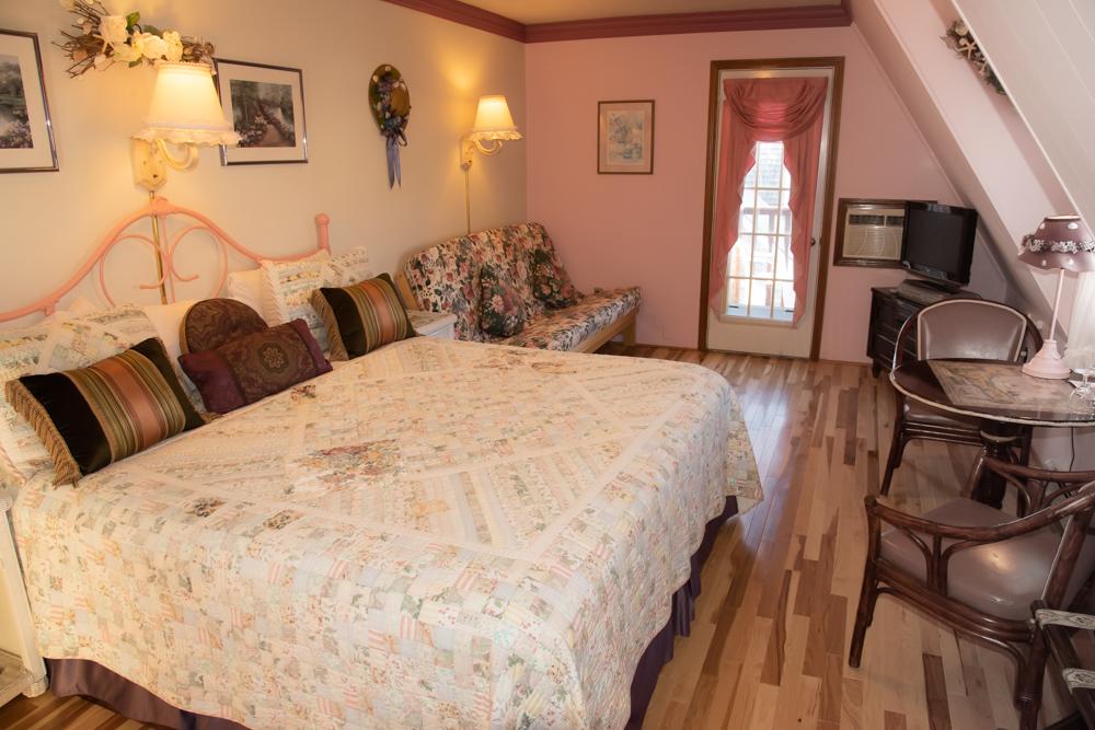 A Cape Cod Ocean Manor Inn - thumb 1