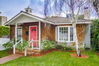 A Touch of Cape Cod in West Hollywood Accommodation Massachusetts