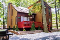 Adventure Chalet Near the best of the Poconos Accommodation Massachusetts