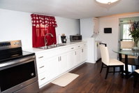 Art deco pad modern touches near French Quarter Accommodation Massachusetts