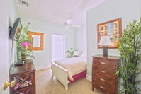 Bahama Gardens - Main House Accommodation Massachusetts
