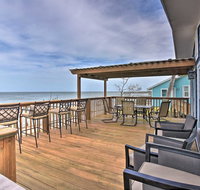Bayfront Rockport Home with Private Fishing Pier - Accommodation Massachusetts