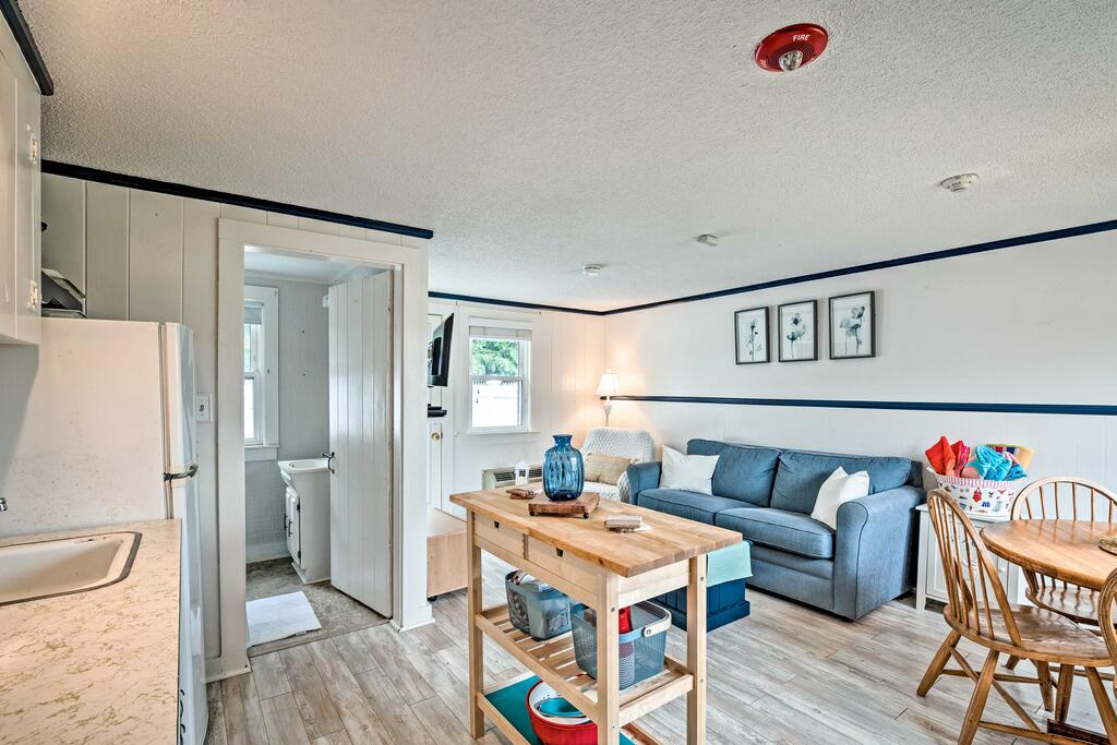 Beachy Cape Cod Condo, Walk To Coast & Dining - thumb 3