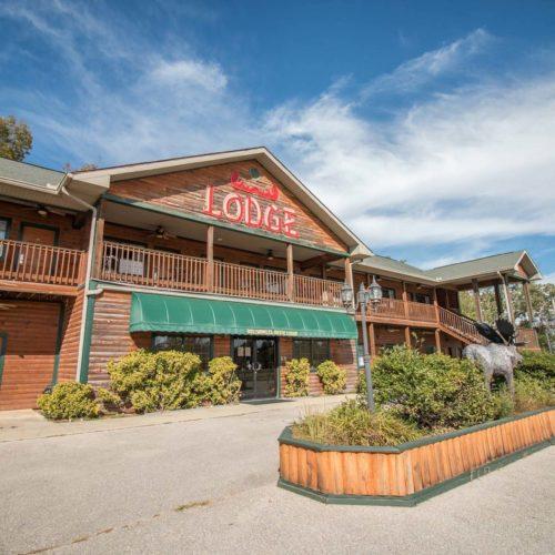 Bullwinkles Rustic Lodge - thumb 0