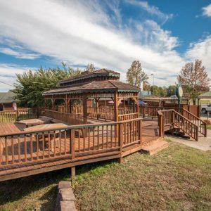Bullwinkles Rustic Lodge - thumb 1
