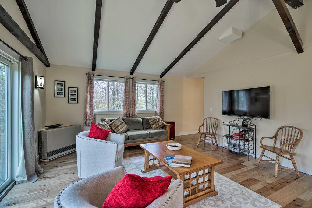 Cambridge House, 4 Miles To Smugglers' Notch - thumb 3