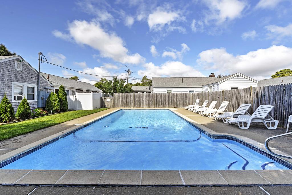 Cute Dennis Port Studio W/Pool Walk To Beach! - thumb 0