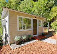 Downtown Cottage in the Woods - Accommodation Massachusetts
