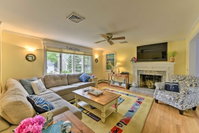 East Falmouth Home - 3-Min Walk to Private Beach Accommodation Massachusetts