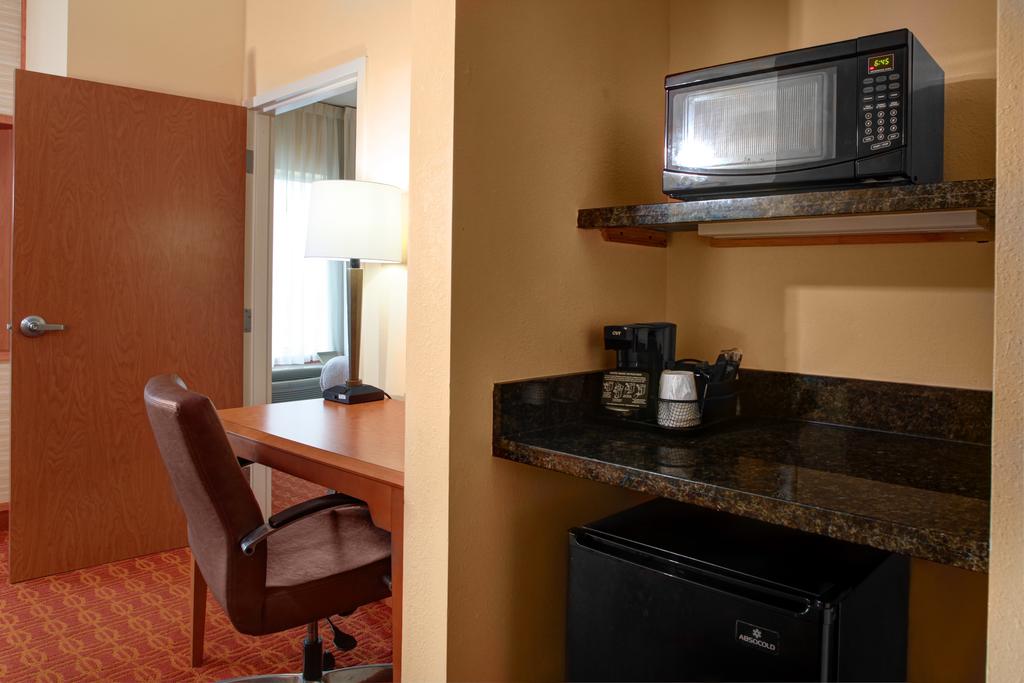 Fairfield Inn & Suites Atlanta McDonough - thumb 2