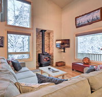 Family Cabin with Deck about 1 Mi to Resurrection Creek - Accommodation Massachusetts