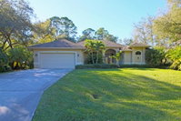 Gorgeous four bedroom three bathroom with optional electrically heated pool and spa. Accommodation Massachusetts