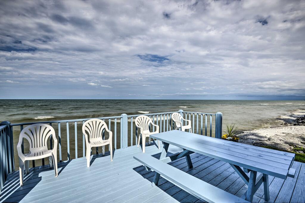 Lake Ontario Waterfront Cottage With Deck&Grill - thumb 1