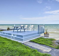 Lake Ontario Waterfront Cottage with DeckGrill - Accommodation Massachusetts