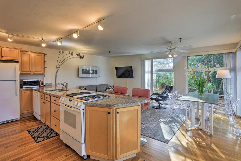 Modern Cape Cod Condo, Walk To Nantucket Sound! - thumb 3