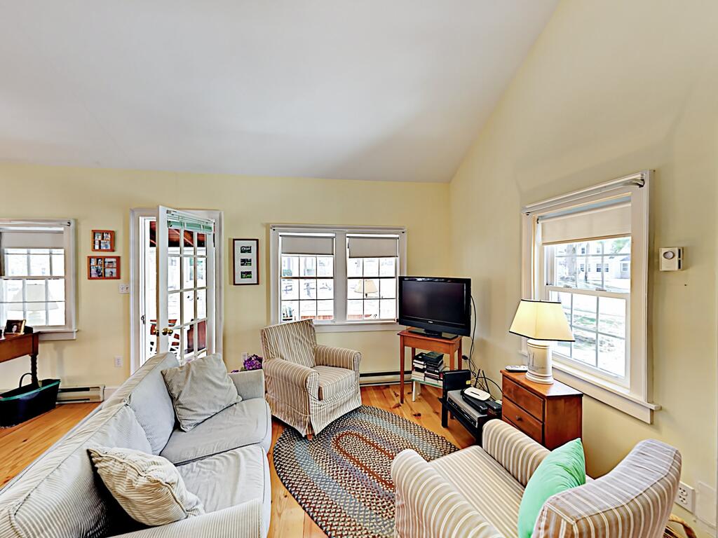 New Listing! Cape Cod Gem W/ Fireplace, Near Beach Home - thumb 3