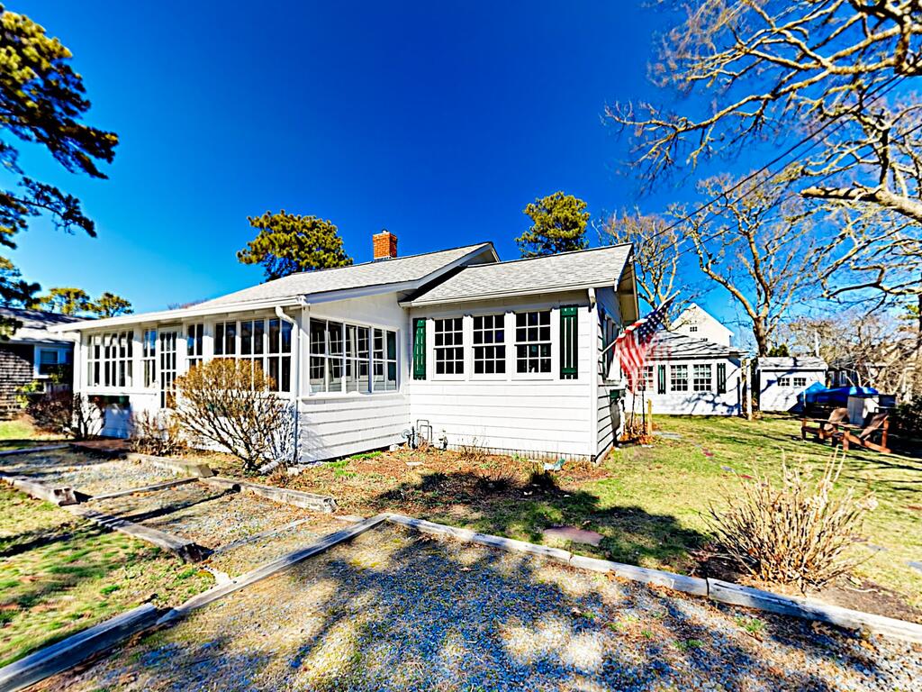 New Listing! Cape Cod Gem W/ Fireplace, Near Beach Home - thumb 0