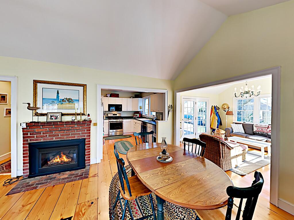 New Listing! Cape Cod Gem W/ Fireplace, Near Beach Home - thumb 1