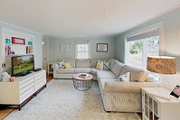 New Listing Charming Getaway w/ Spacious Yard home Accommodation Massachusetts