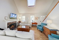 New Listing Freshly Renovated Home Near Beaches home Accommodation Massachusetts