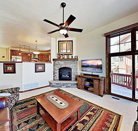 New Listing Stylish Townhome W/ Private Hot Tub Townhouse - Accommodation Massachusetts