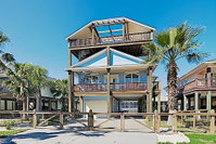New Listing Updated Home w/ Rooftop Deck home Accommodation Massachusetts