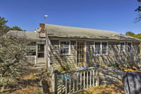 Private Cape Cod Cottage with Patio -5min Walk to Bay Accommodation Massachusetts