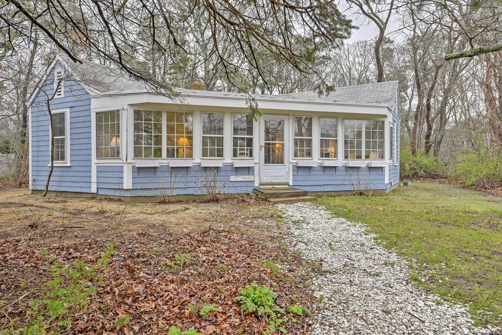 Quaint Eastham Cottage With Patio-Mins To The Shore! - thumb 1