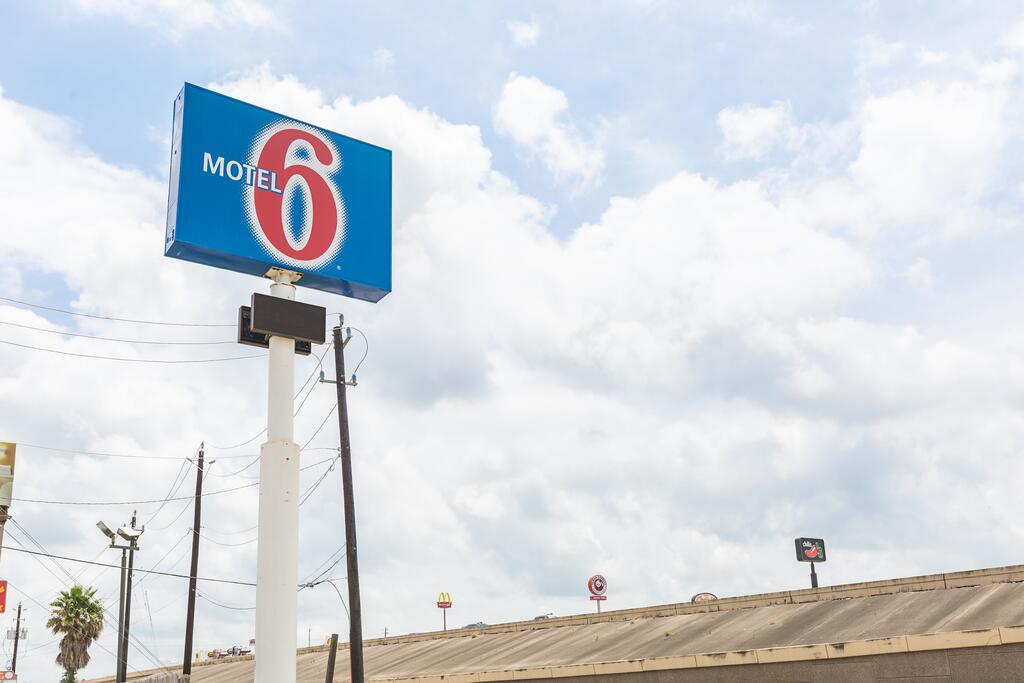 Studio 6 Baytown, Tx - Garth Road - thumb 3
