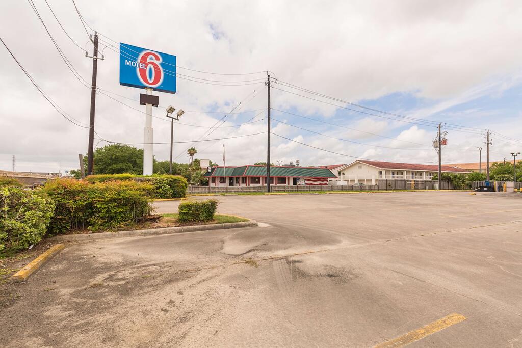 Studio 6 Baytown, Tx - Garth Road - thumb 0