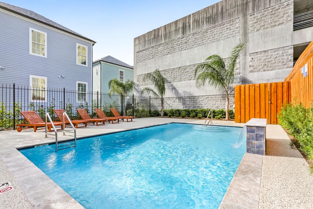 Stunning 4BR-5BR Near Frnch Quarter Luxury Homes By Hosteeva - thumb 1