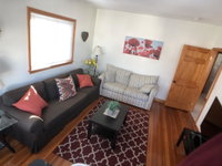Sunny third floor apartment in cute neighborhood close to the subway Accommodation Massachusetts
