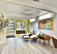Total Privacy  Full Kitchen in Mid Century In-Law - Accommodation Massachusetts