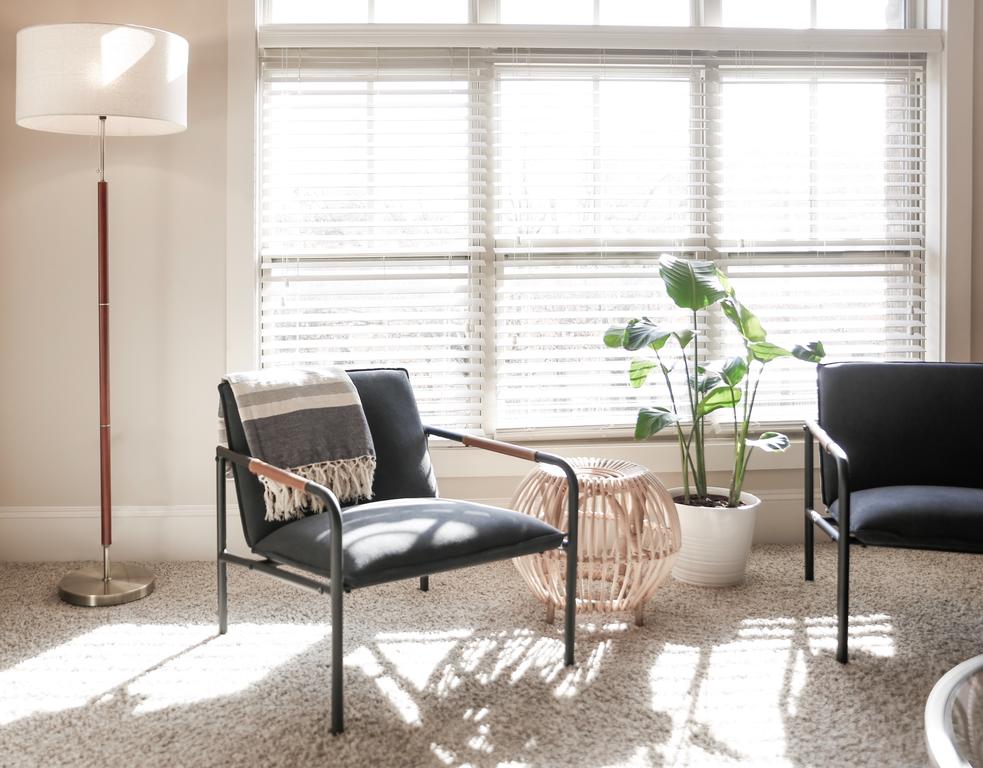 Unique Central Midtown Hotel Style Condo W/ Cozy Beds & Amenities - thumb 2