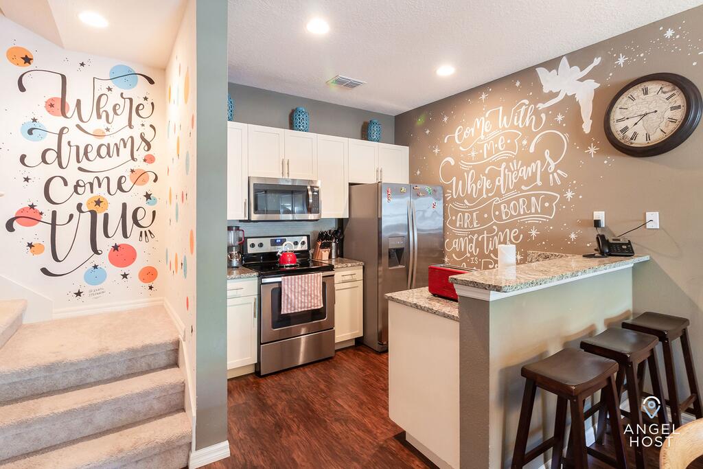 Unique Inspiration-themed Townhome Near Disney! - thumb 2