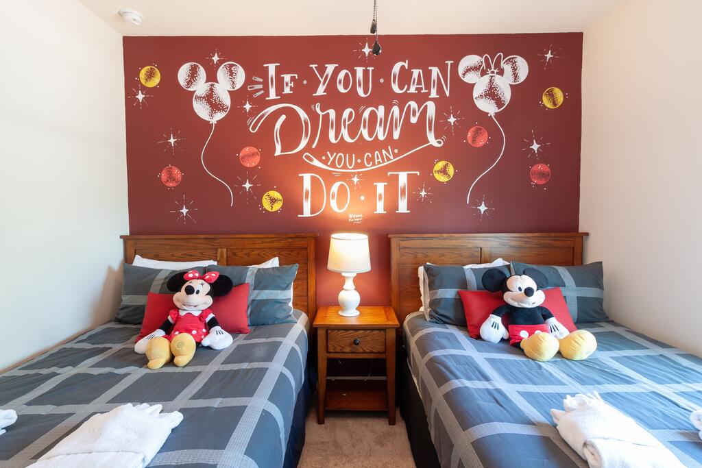 Unique Inspiration-themed Townhome Near Disney! - thumb 3