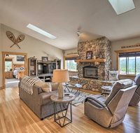 Upscale Mountain-View Manor with Deluxe Deck - Accommodation Massachusetts