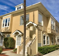 Vintage 1918 Loft off Broadway Burlingame - Accommodation Massachusetts