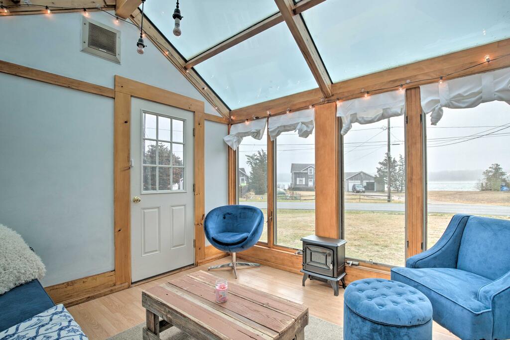 Waterfront Cape Cod Home With Sunroom & Fire Pit - thumb 1