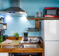 Red Door Lodge Kitchenette - Accommodation Massachusetts