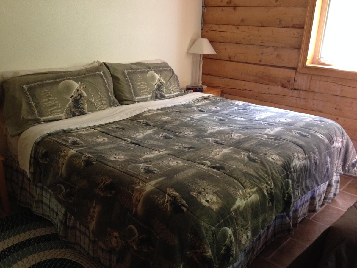 Daniels Lake Lodge Cabins - thumb 19