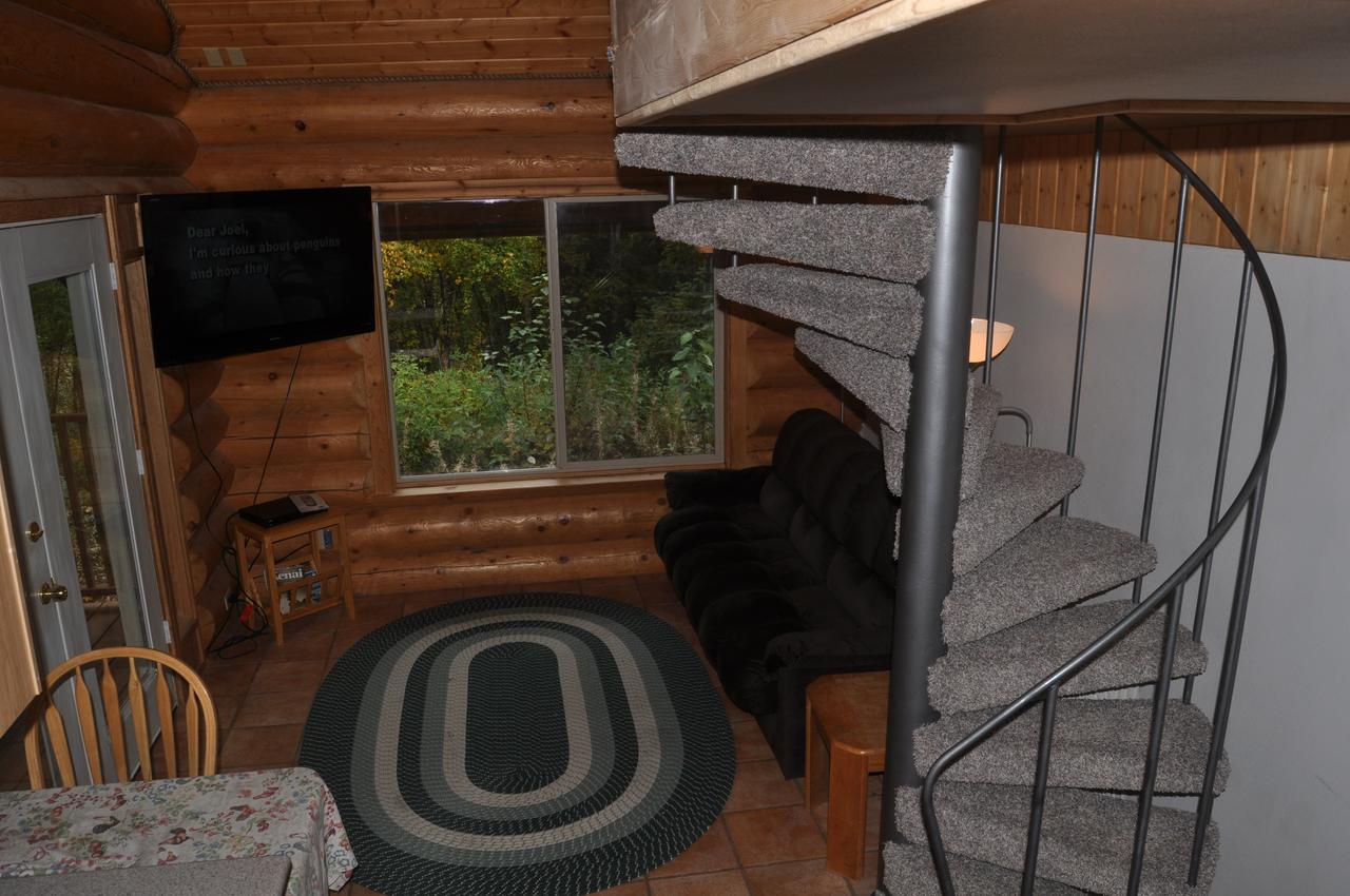 Daniels Lake Lodge Cabins - thumb 25