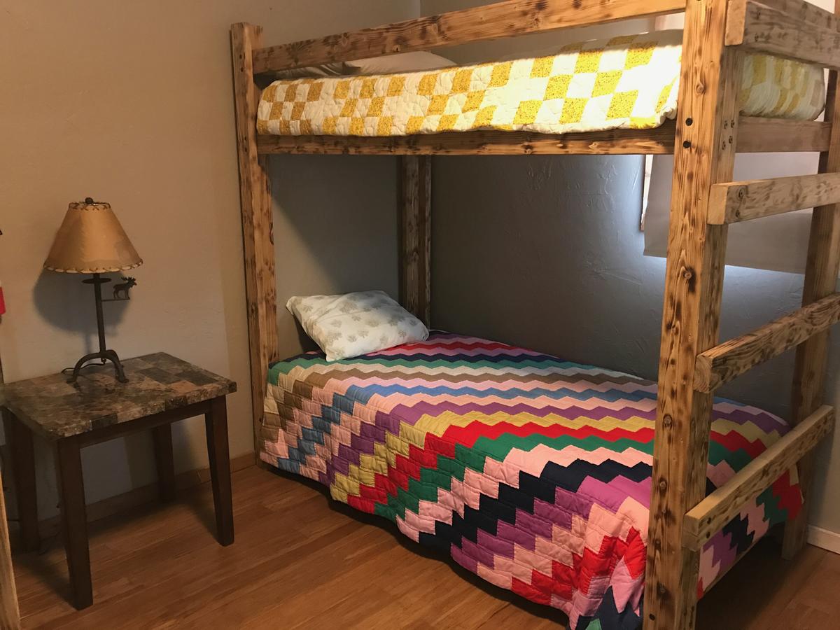 Foster's Alaska Cabins - thumb 3